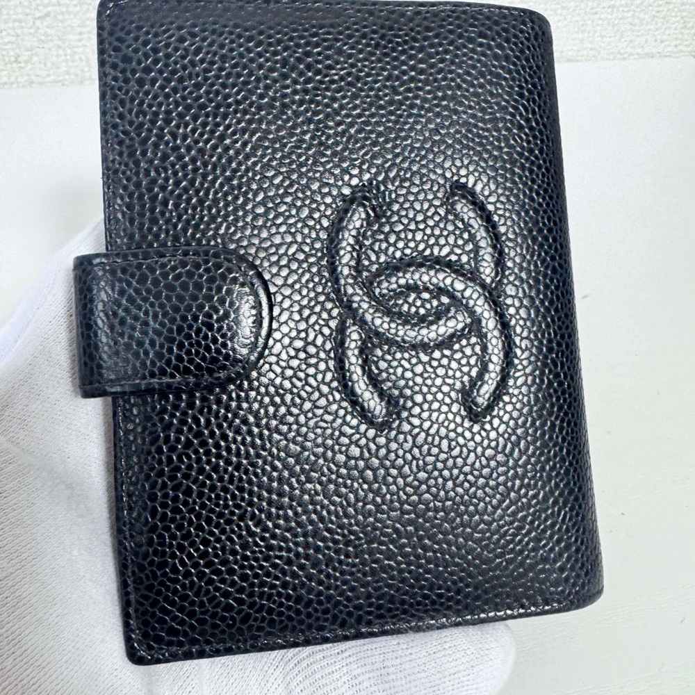 Chanel Caviar Leather Kisslock Vintage Small